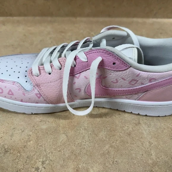 Nike Men's Low-Top Sneakers in Pink and White - Picture 6 of 12